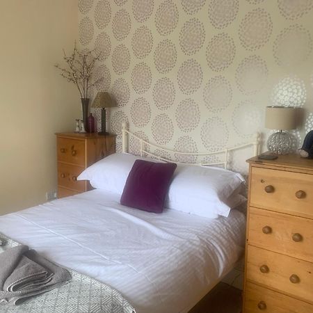 Mid-Wales Farmhouse, Swimming Pool, Tranquil Countryside Views, Sleeps 14 Meifod Exterior photo