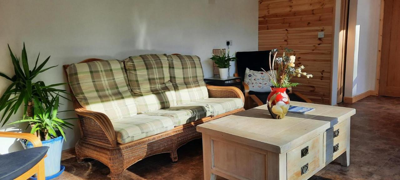 Mid-Wales Farmhouse, Swimming Pool, Tranquil Countryside Views, Sleeps 14 Meifod Exterior photo