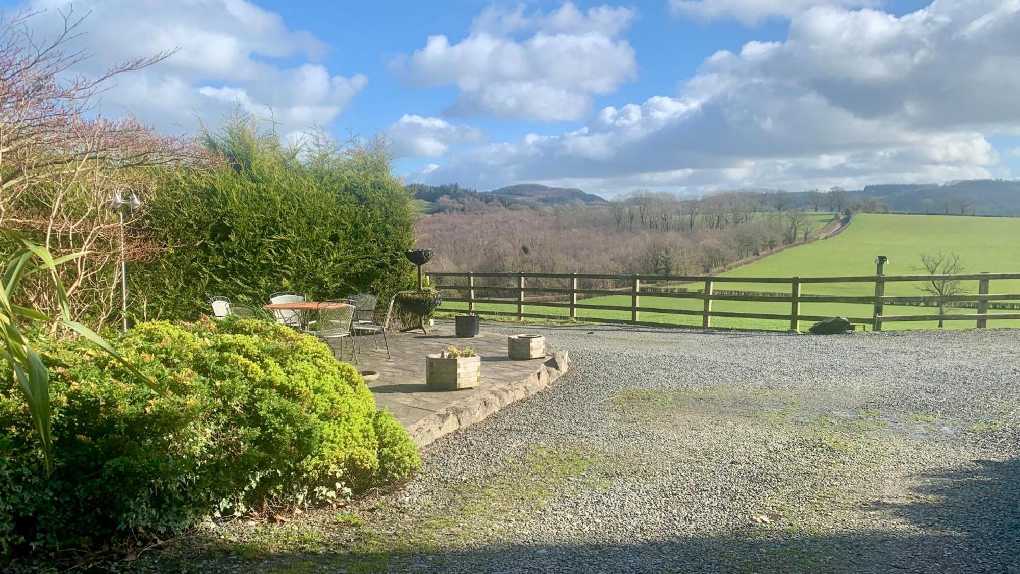 Mid-Wales Farmhouse, Swimming Pool, Tranquil Countryside Views, Sleeps 14 Meifod Exterior photo